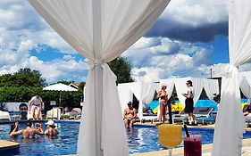 The Oriana Orange - Retro Hotel & Resort